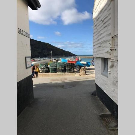 Molls Yard Newly Decorated Apartment Port Isaac Exterior photo